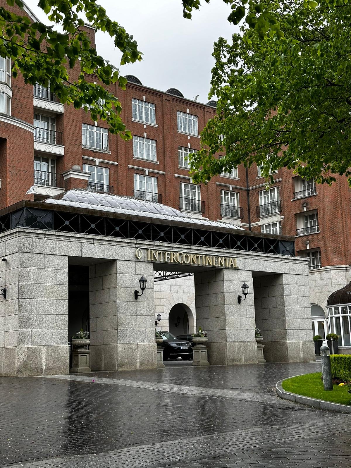 Hello!! a few weeks ago I spent a wonderful day babysitting a lovely 2 year old girl at the InterContinental Hotel Dublin. While her parents were busy with an event, we were just exploring the beautiful hotel together.